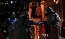 Llegan a Gran Canaria 38 migrantes tras ser rescatados de una patera